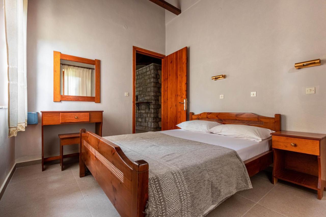 Porto Kalamitsi Stone-Built Bungalows Kardhamili Ngoại thất bức ảnh