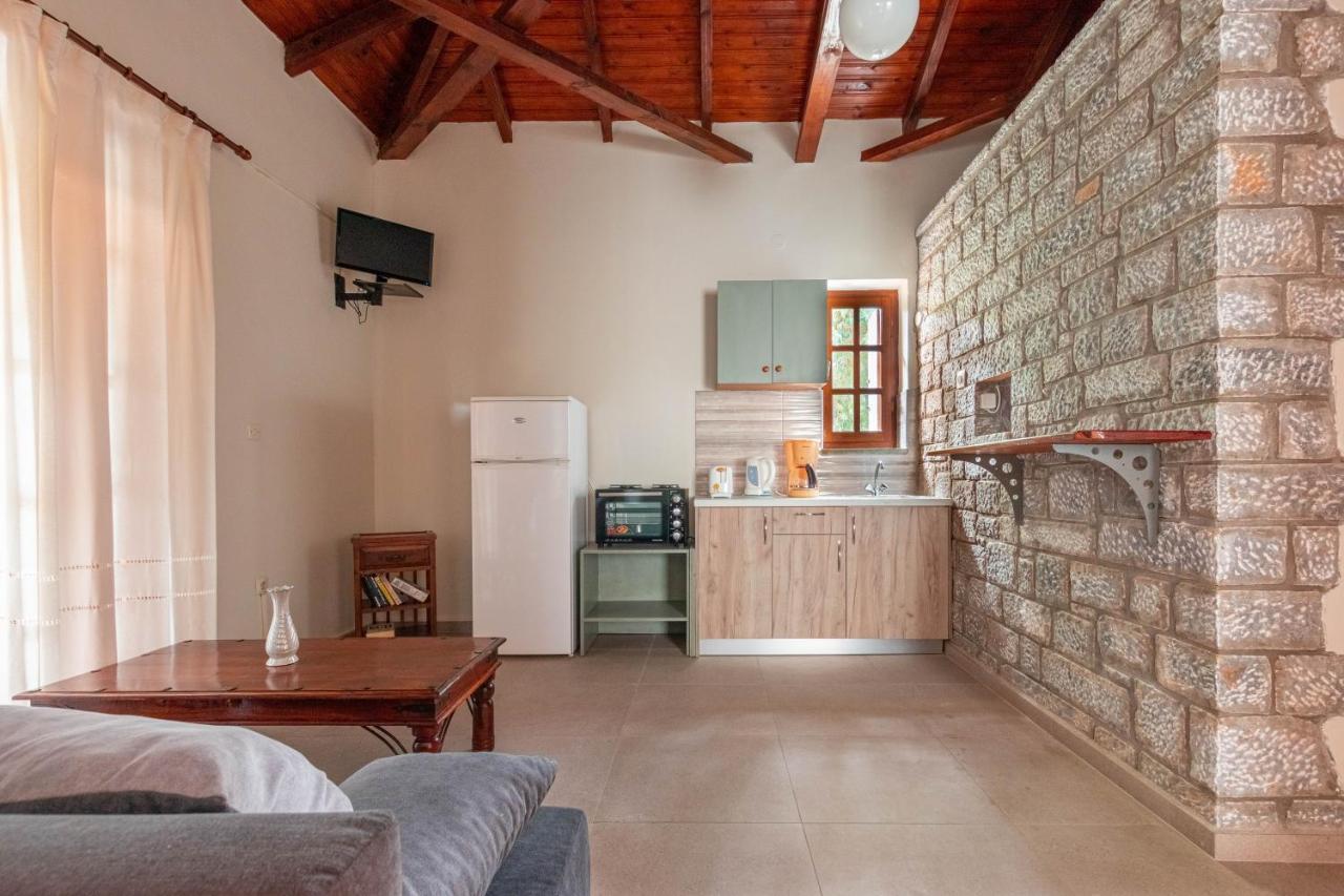 Porto Kalamitsi Stone-Built Bungalows Kardhamili Ngoại thất bức ảnh