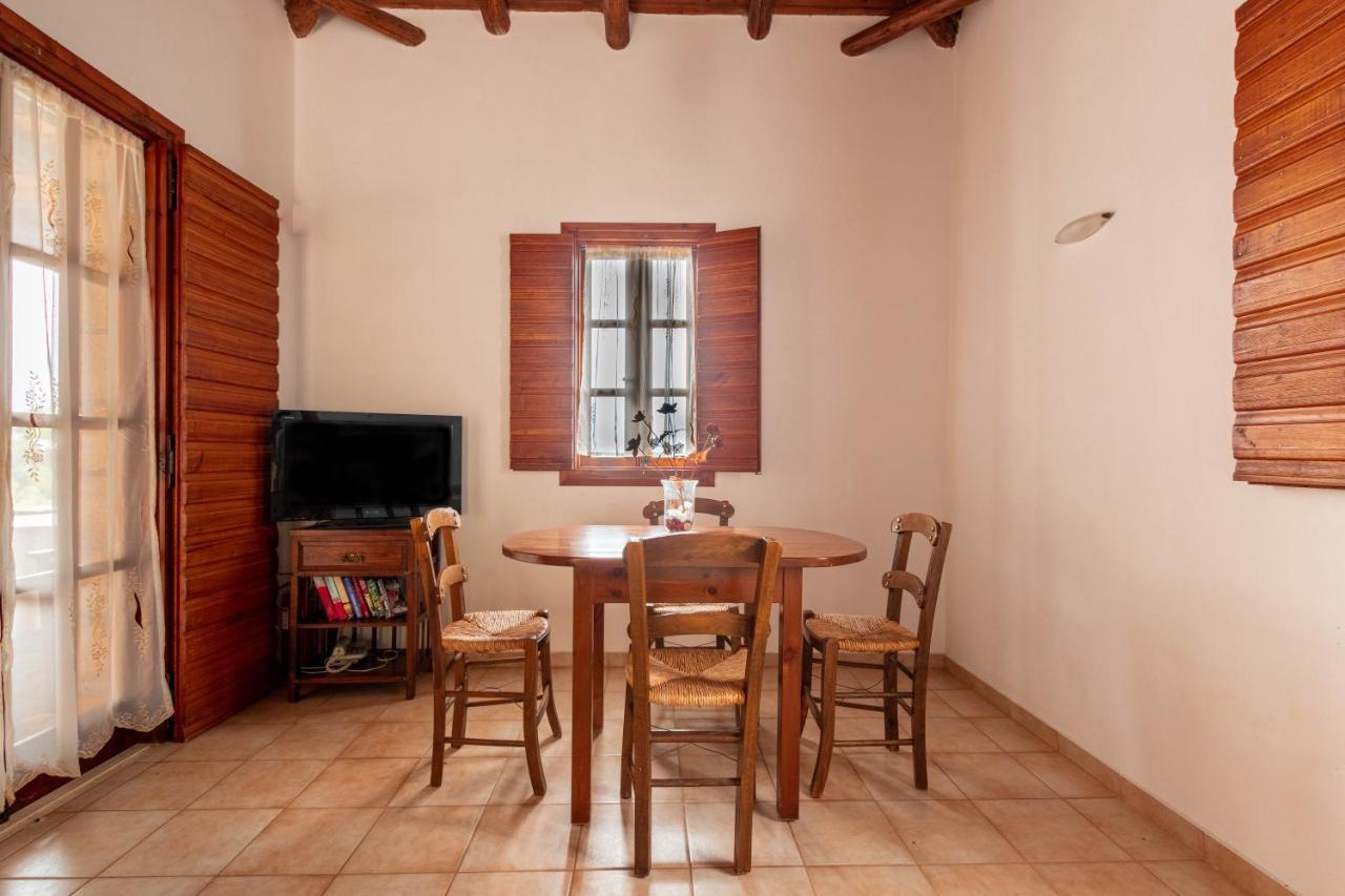 Porto Kalamitsi Stone-Built Bungalows Kardhamili Ngoại thất bức ảnh
